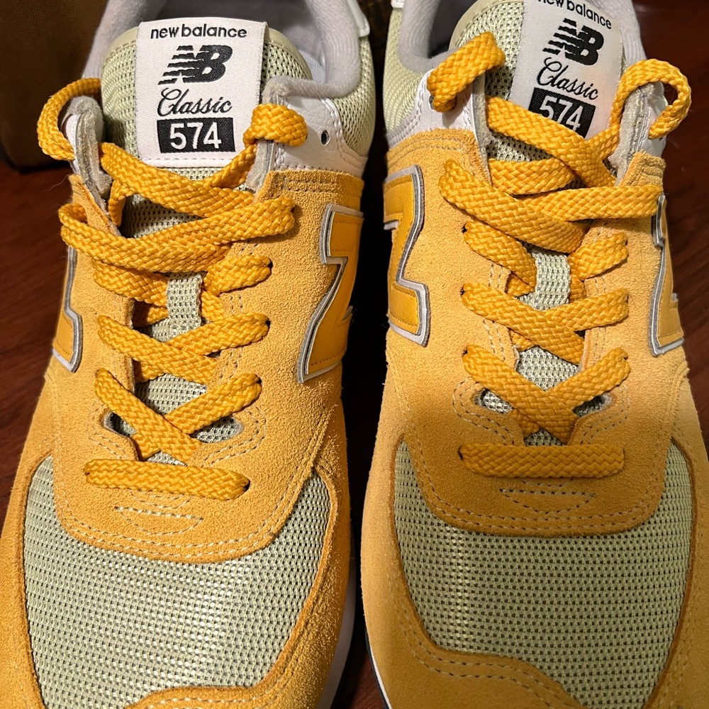 New Balance classic 574 Yellow Sneakers